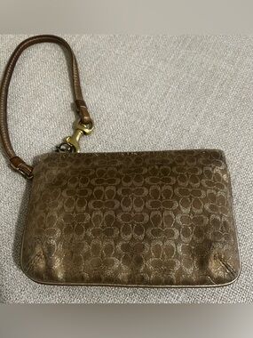 Coach Vintage Gold Signature Metallic Wristlet Clutch GUC